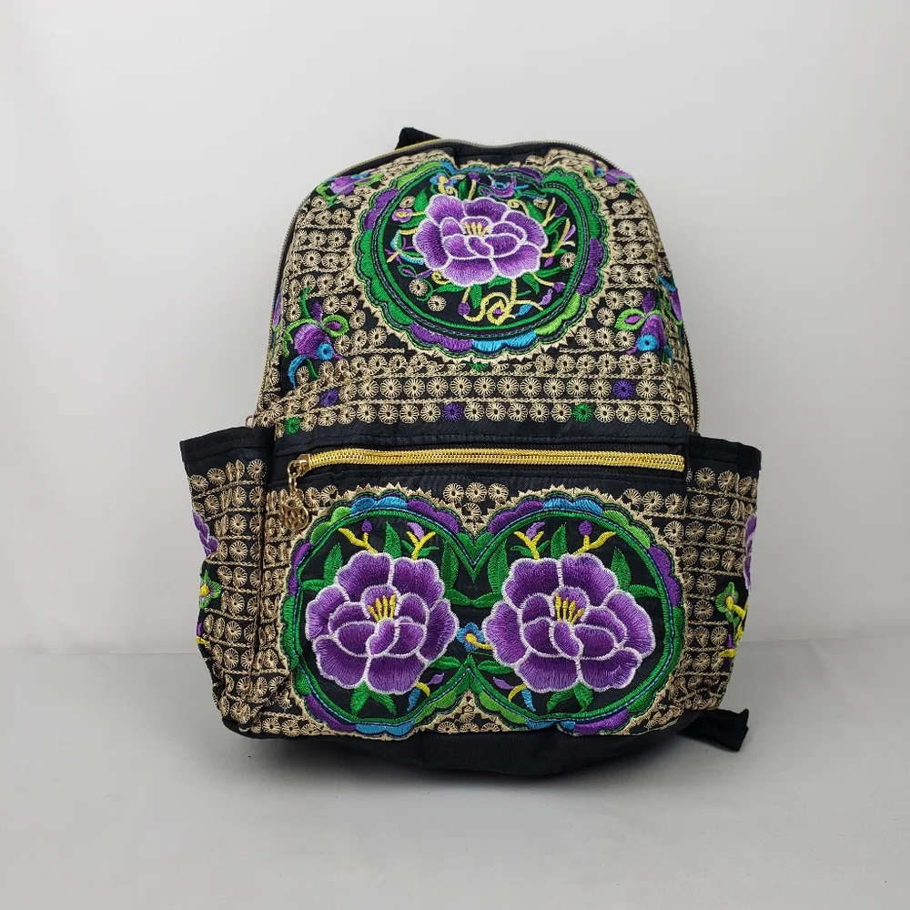 Embroidered floral Mexican Backpack NEW/ mochila Mexicana bordada a mano nueva‎